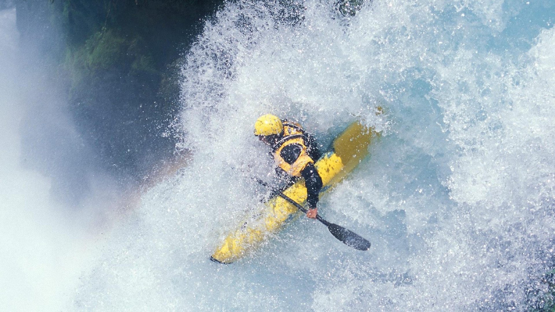 暹罗之夏的咆哮,当泰国足球的奇迹,撞上登贝莱的唯一使命